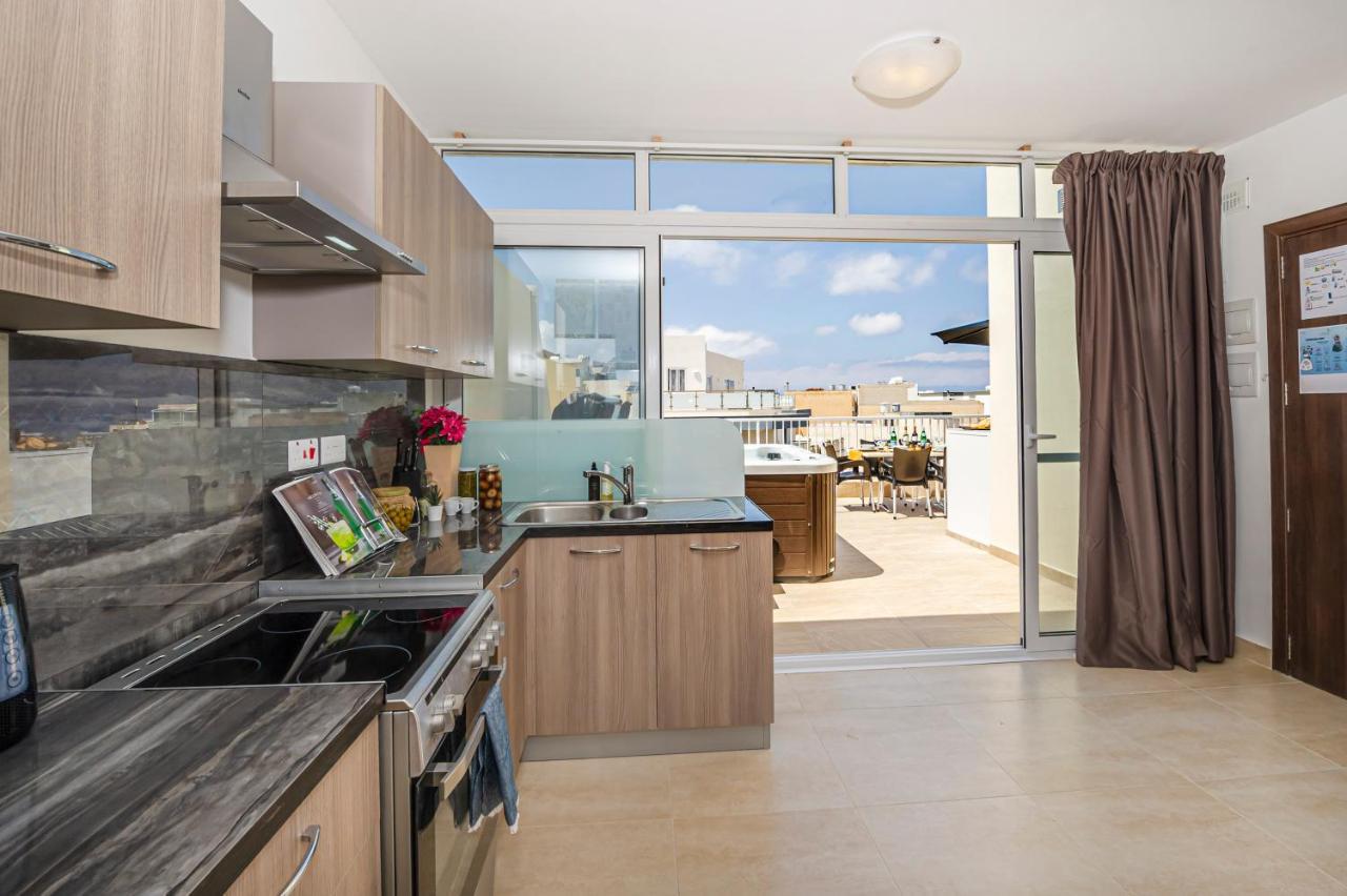 Summer Breeze Penthouse With Private Hot Tub & Terrace With Panoramic Views, By Getawaysmalta Меллиеха Экстерьер фото