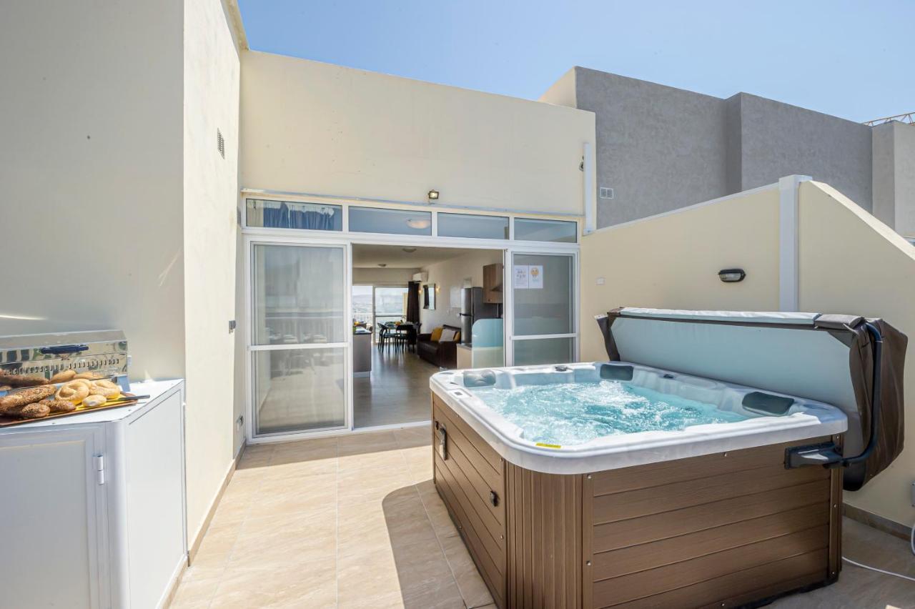 Summer Breeze Penthouse With Private Hot Tub & Terrace With Panoramic Views, By Getawaysmalta Меллиеха Экстерьер фото
