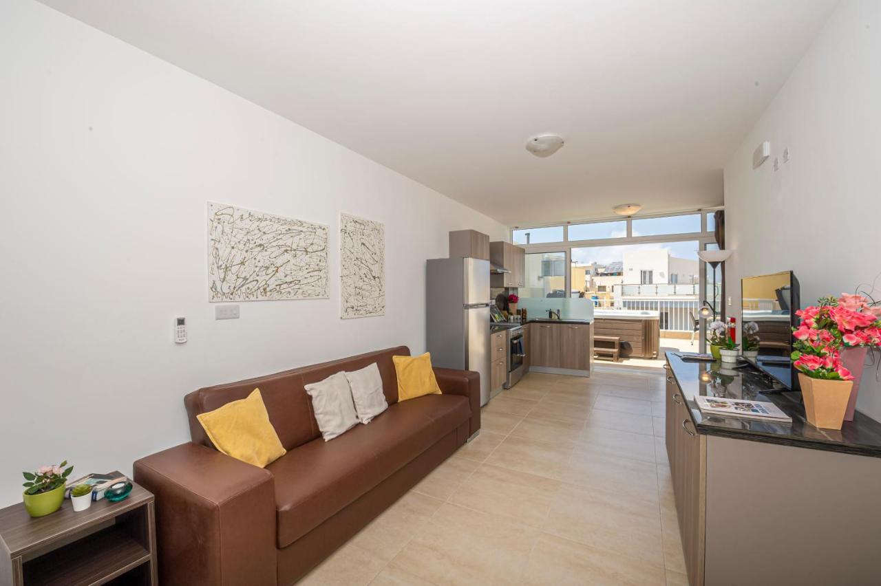 Summer Breeze Penthouse With Private Hot Tub & Terrace With Panoramic Views, By Getawaysmalta Меллиеха Экстерьер фото