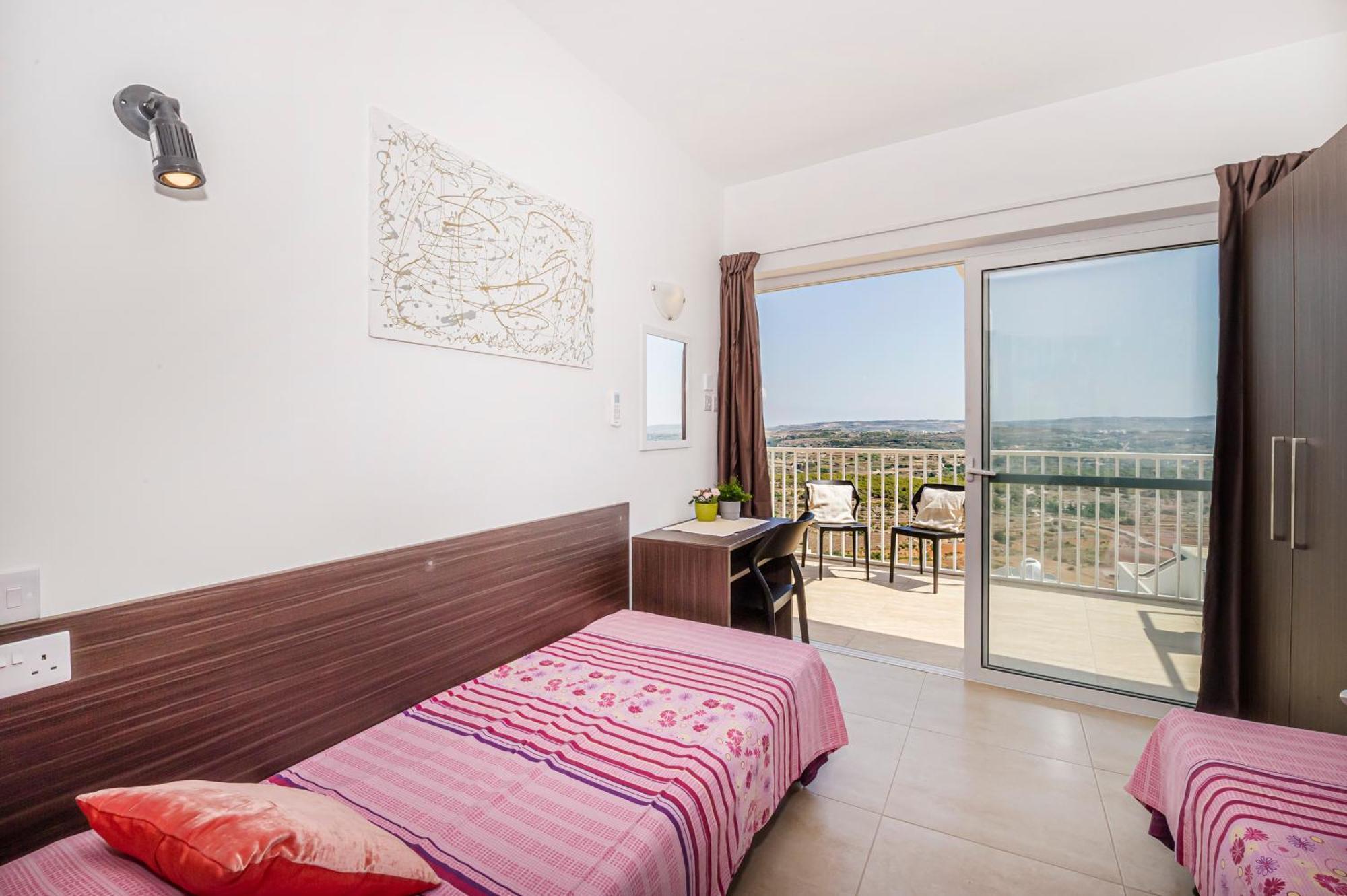 Summer Breeze Penthouse With Private Hot Tub & Terrace With Panoramic Views, By Getawaysmalta Меллиеха Экстерьер фото