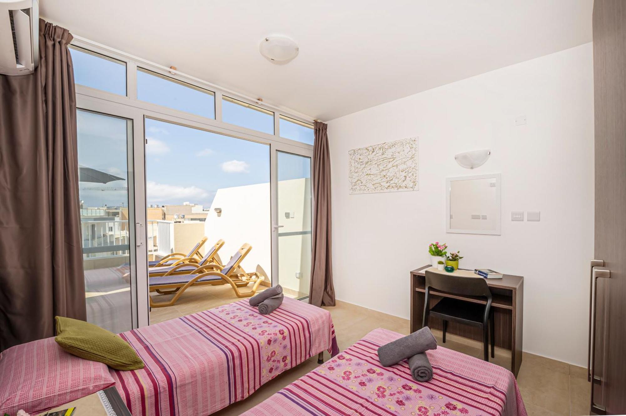 Summer Breeze Penthouse With Private Hot Tub & Terrace With Panoramic Views, By Getawaysmalta Меллиеха Экстерьер фото